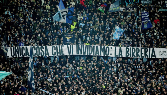 Tifosi, l'idea anti-Covid: gadget della Roma e della Lazio a chi